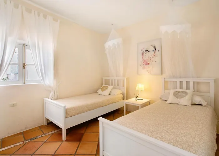 Saint Maxime * アデヘ